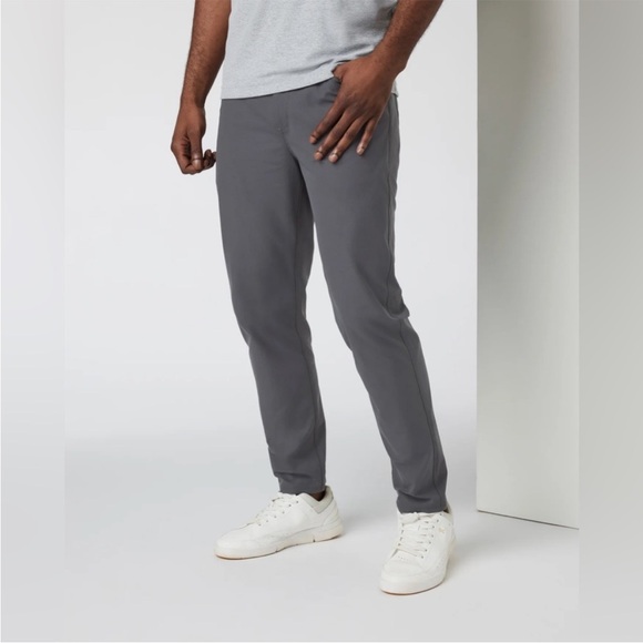 VUORI MetaStraight Leg Performance Golf Pants Gray Size 34 x 32 # V430